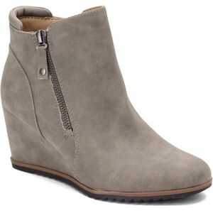 Naturalizer Soul Women's Haley Wedge Ankle Bootie Size 9